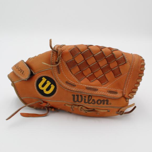 Wilson A2124 Glove Mitt George Brett Signature Model Baseball Right Hand Throw - Picture 1 of 8